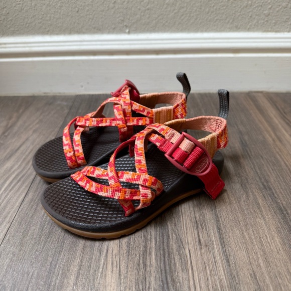 Chaco Sandals Little Kid Size 10 Black ZX1 Helix Peach Strappy Unisex‎ EUC - Picture 1 of 10